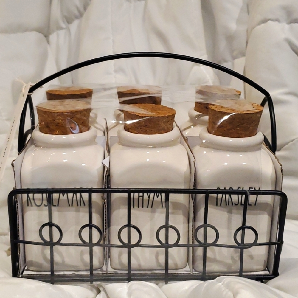 Rae Dunn 6pk Spice Bottles w/ Rack